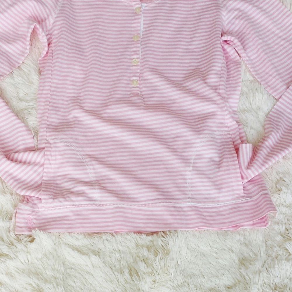 Long Sleeve Striped Split Hem Henley With Pockets - Picture 2 of 3